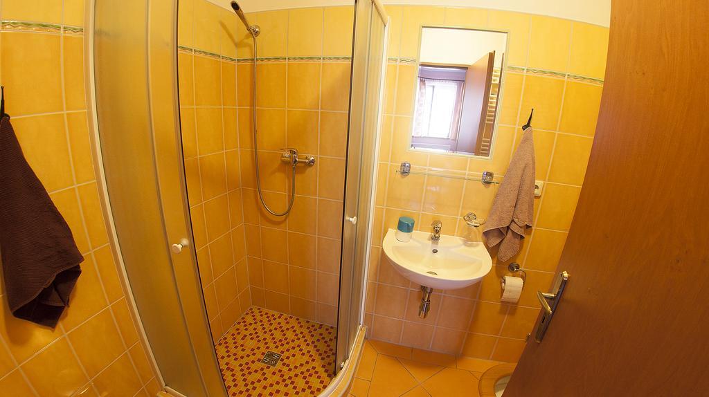 Penzion Zatisi Mikulov Chambre photo