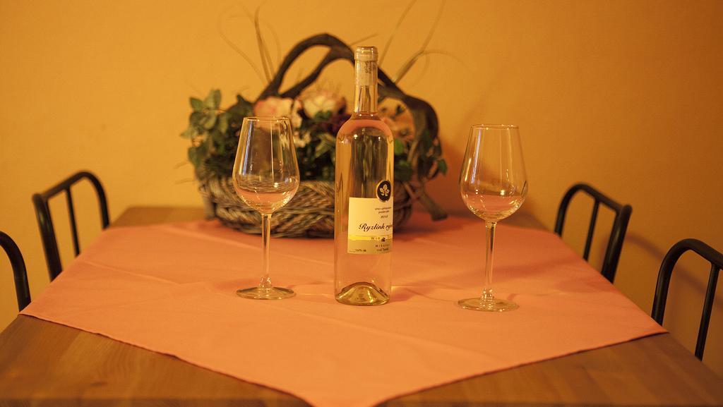 Penzion Zatisi Mikulov Chambre photo