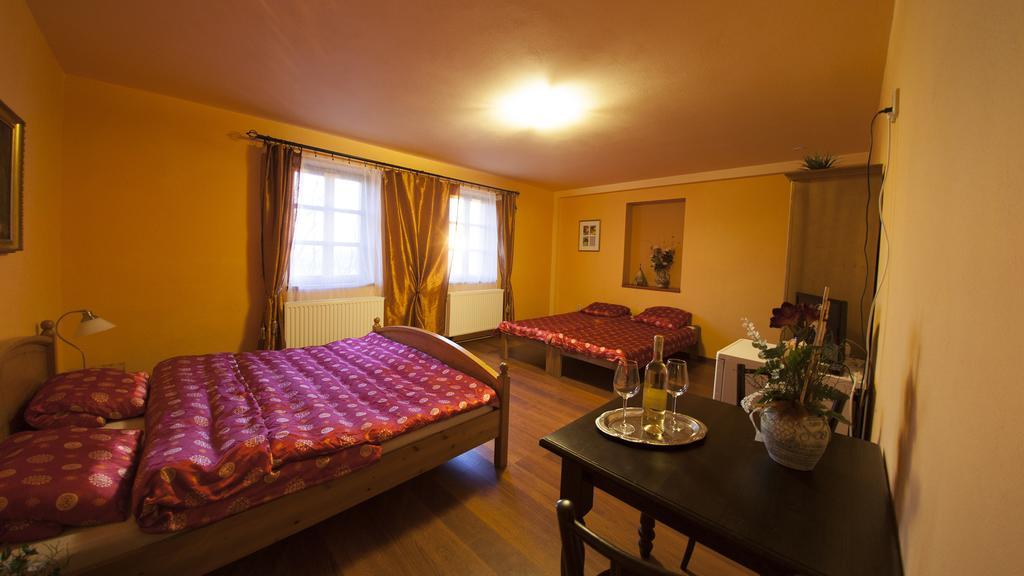 Penzion Zatisi Mikulov Chambre photo