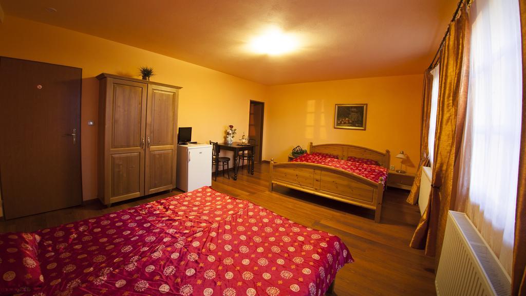 Penzion Zatisi Mikulov Chambre photo
